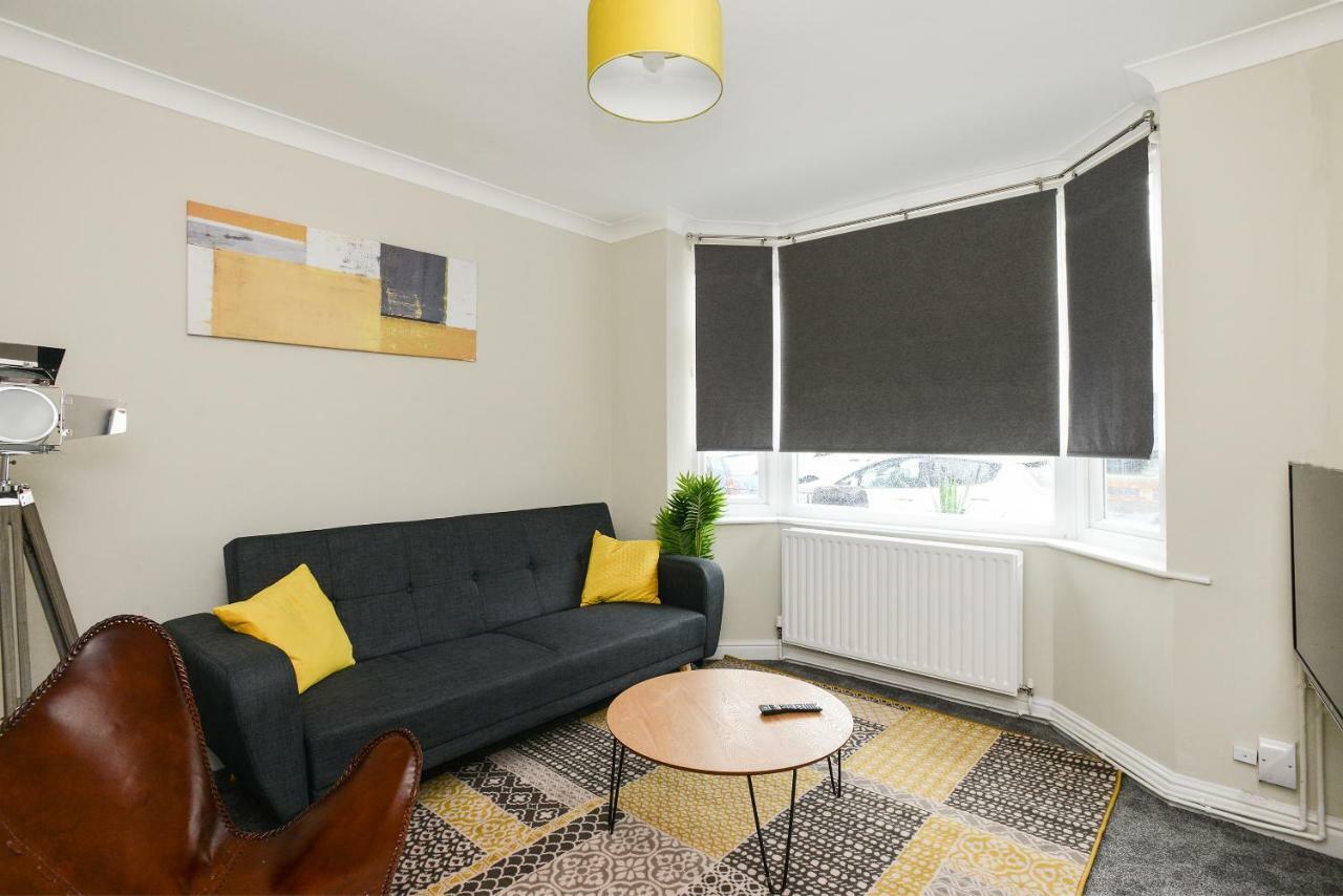 노팅엄 Cosy House In The Heart Of Beeston With Free Parking And Wifi 빌라 외부 사진