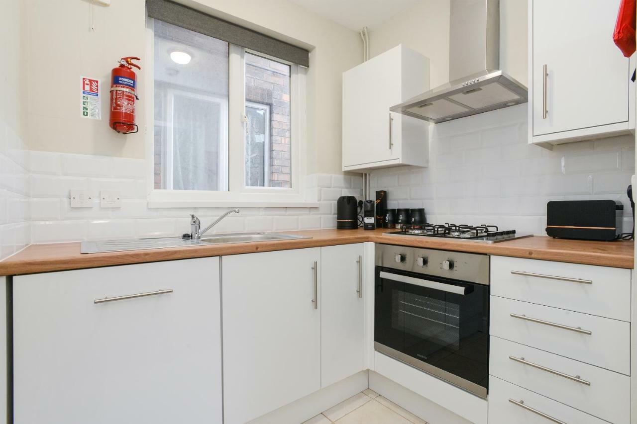 노팅엄 Cosy House In The Heart Of Beeston With Free Parking And Wifi 빌라 외부 사진